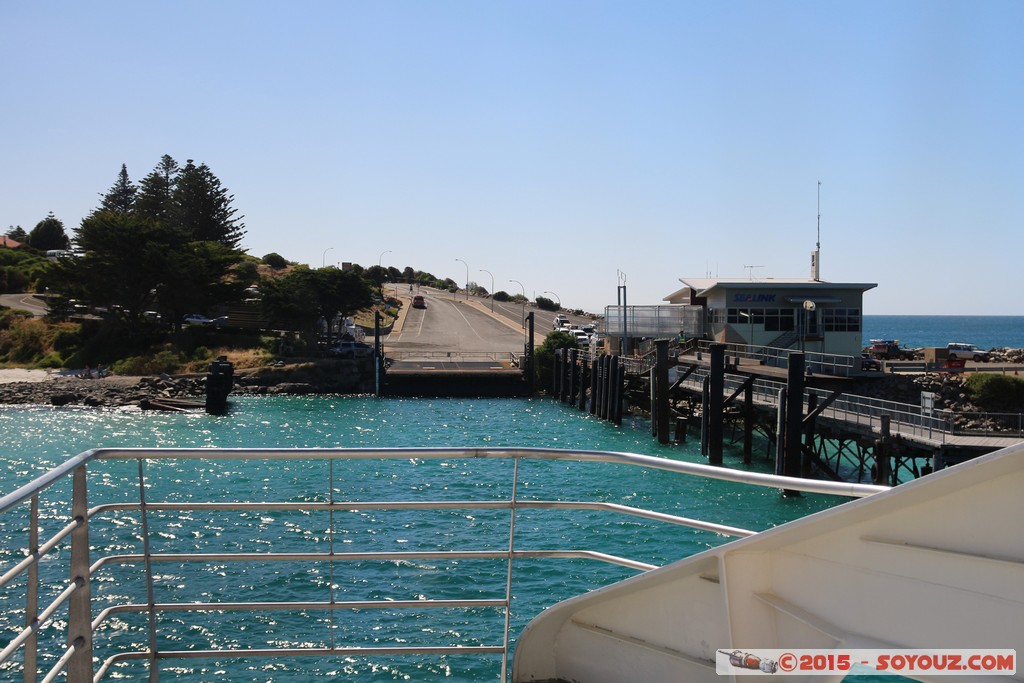 Kangaroo Island - Penneshaw from ferry
Mots-clés: AUS Australie geo:lat=-35.71749000 geo:lon=137.94337200 geotagged Penneshaw South Australia Kangaroo Island mer Port