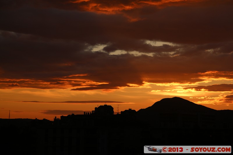 Annecy-le-Vieux - Sunset
Mots-clés: sunset Lumiere Nuages