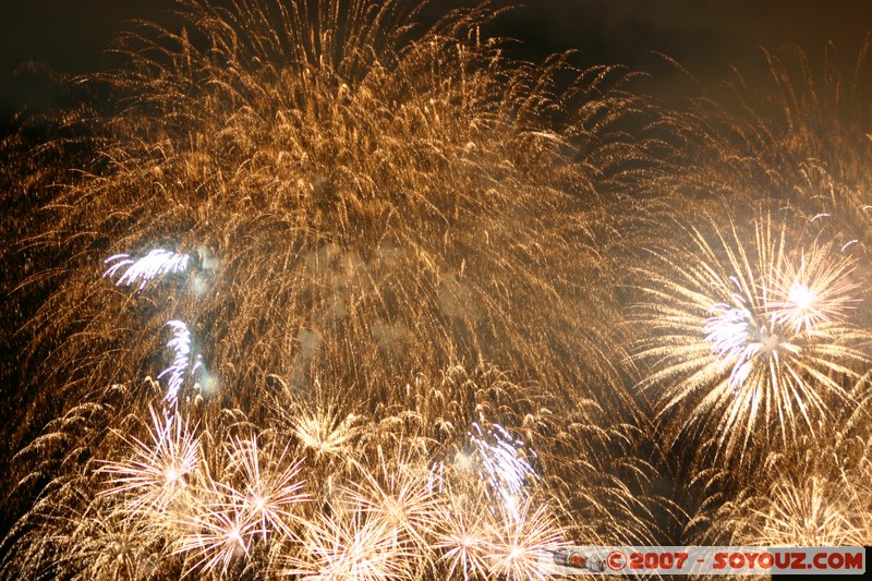 Fête du Lac - Annecy
Mots-clés: FÃªte du Lac Feux d'artifice