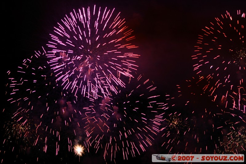 Fête du Lac - Annecy
Mots-clés: FÃªte du Lac Feux d'artifice