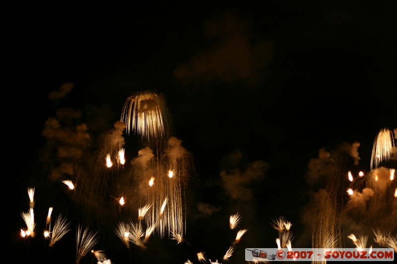 Fête du Lac - Annecy
Mots-clés: FÃªte du Lac Feux d'artifice