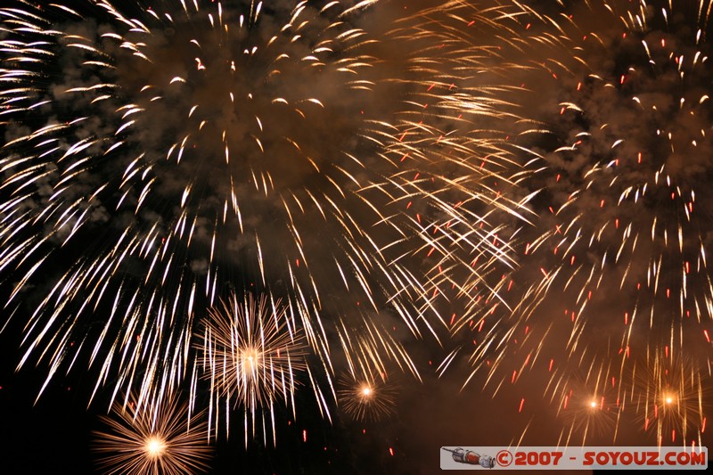 Fête du Lac - Annecy
Mots-clés: FÃªte du Lac Feux d'artifice