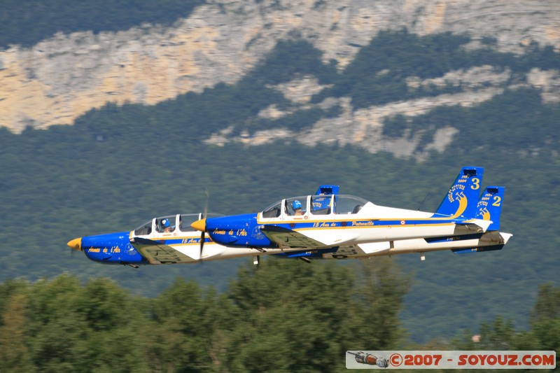 Patrouille Cartouche Dorée
Mots-clés: meeting aÃ©rien avion voltige aÃ©rienne patrouille