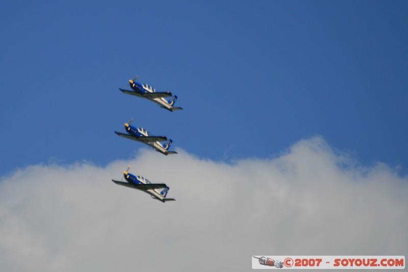 Patrouille Cartouche Dorée
Mots-clés: meeting aÃ©rien avion voltige aÃ©rienne patrouille