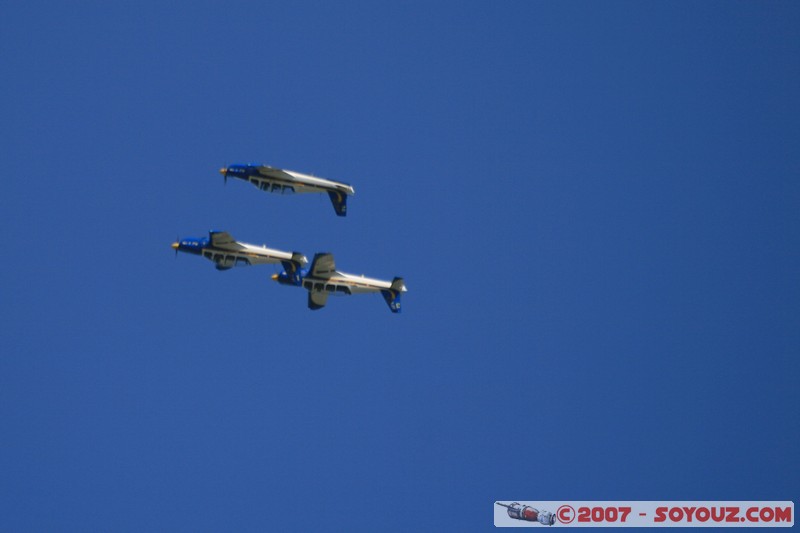 Patrouille Cartouche Dorée
Mots-clés: meeting aÃ©rien avion voltige aÃ©rienne patrouille