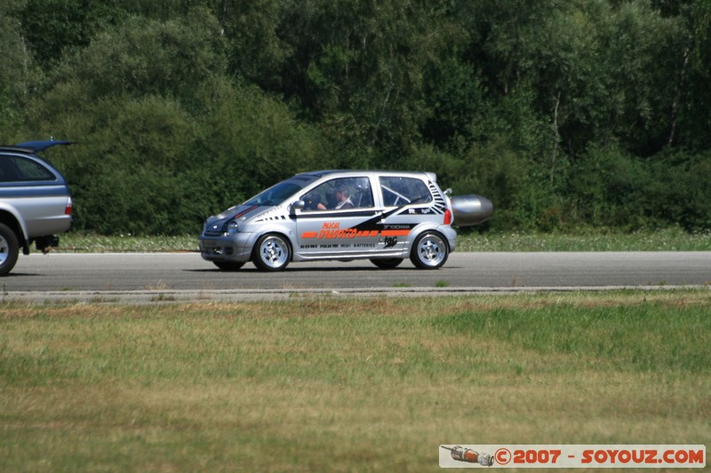 Twingo Jet
Mots-clés: meeting aÃ©rien avion