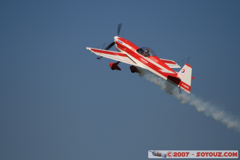 Pascale Alajouanine
Mots-clés: meeting aÃ©rien avion voltige aÃ©rienne