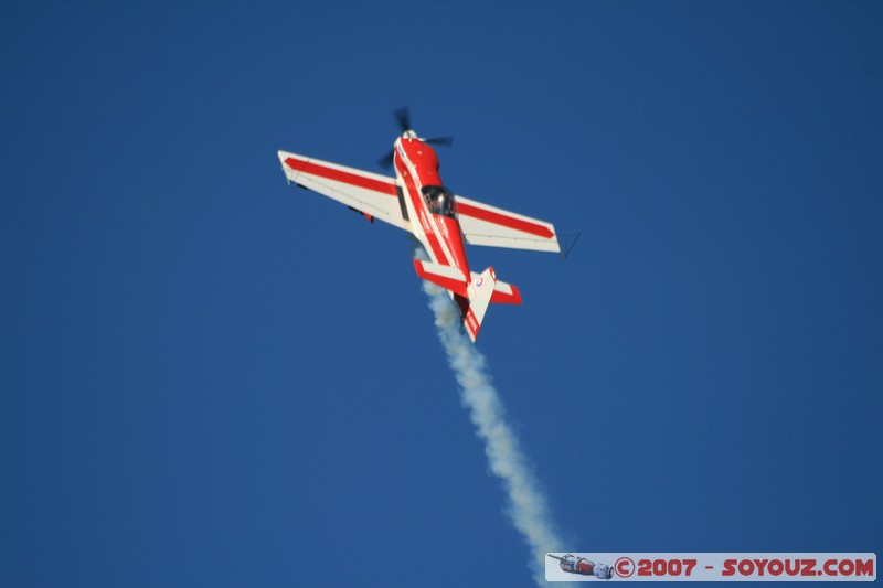 Pascale Alajouanine
Mots-clés: meeting aÃ©rien avion voltige aÃ©rienne