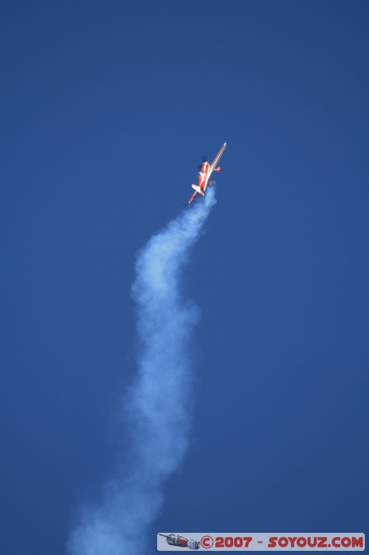 Pascale Alajouanine
Mots-clés: meeting aÃ©rien avion voltige aÃ©rienne