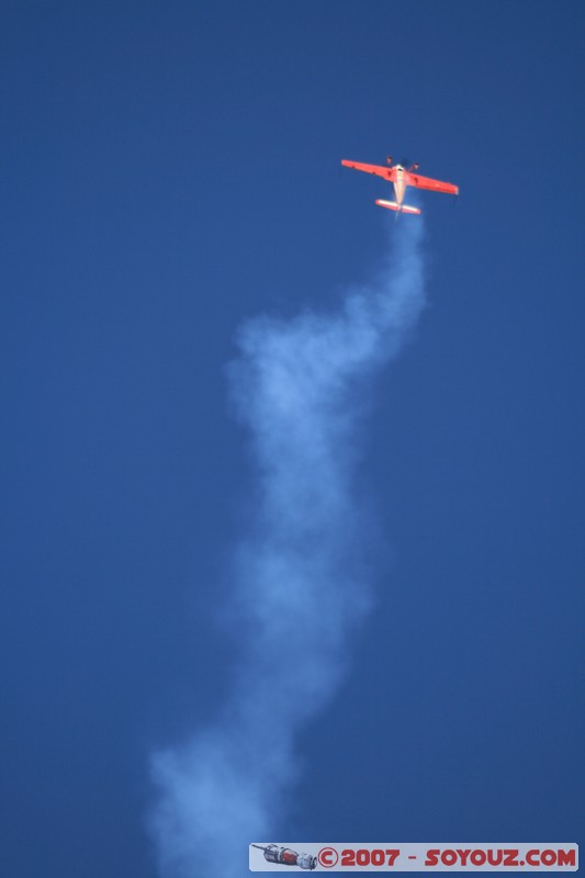 Pascale Alajouanine
Mots-clés: meeting aÃ©rien avion voltige aÃ©rienne