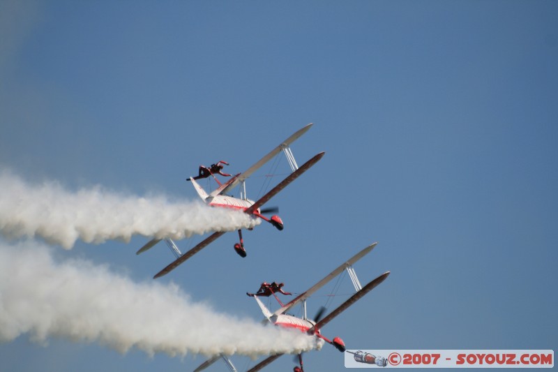 Team Guinot
Mots-clés: meeting aÃ©rien avion voltige aÃ©rienne