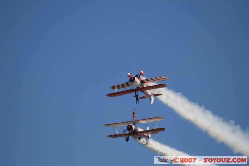 Team Guinot
Mots-clés: meeting aÃ©rien avion voltige aÃ©rienne