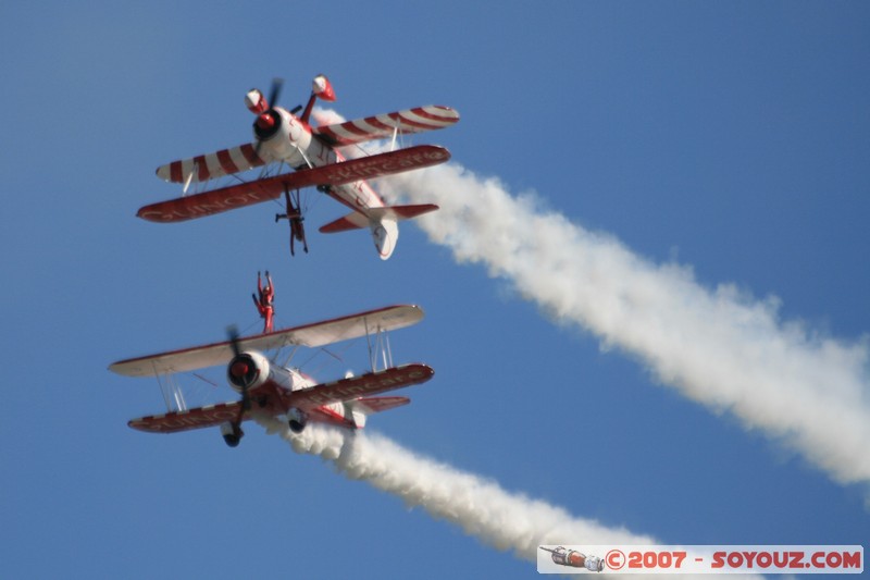 Team Guinot
Mots-clés: meeting aÃ©rien avion voltige aÃ©rienne