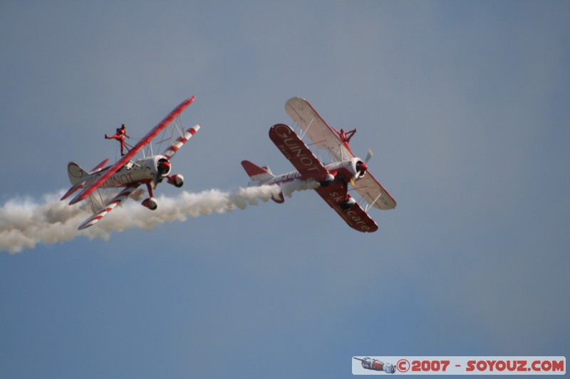 Team Guinot
Mots-clés: meeting aÃ©rien avion voltige aÃ©rienne