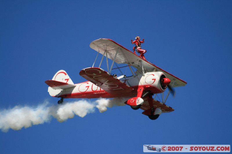 Team Guinot
Mots-clés: meeting aÃ©rien avion voltige aÃ©rienne