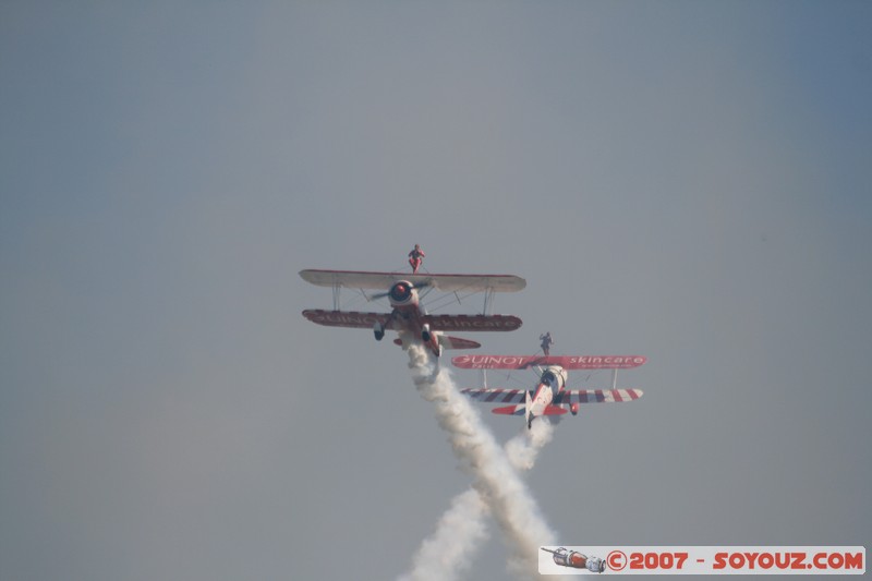 Team Guinot
Mots-clés: meeting aÃ©rien avion voltige aÃ©rienne