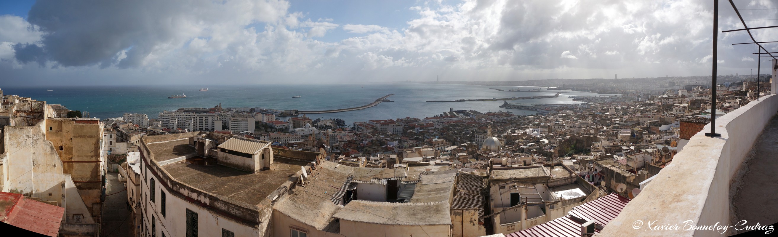 Alger- Panorama sur La Casbah
Mots-clés: Alger Algérie Casbah Cite Diar El Khaloua DZA geo:lat=36.78554076 geo:lon=3.05751443 geotagged DZ La Casbah patrimoine unesco Mer panorama