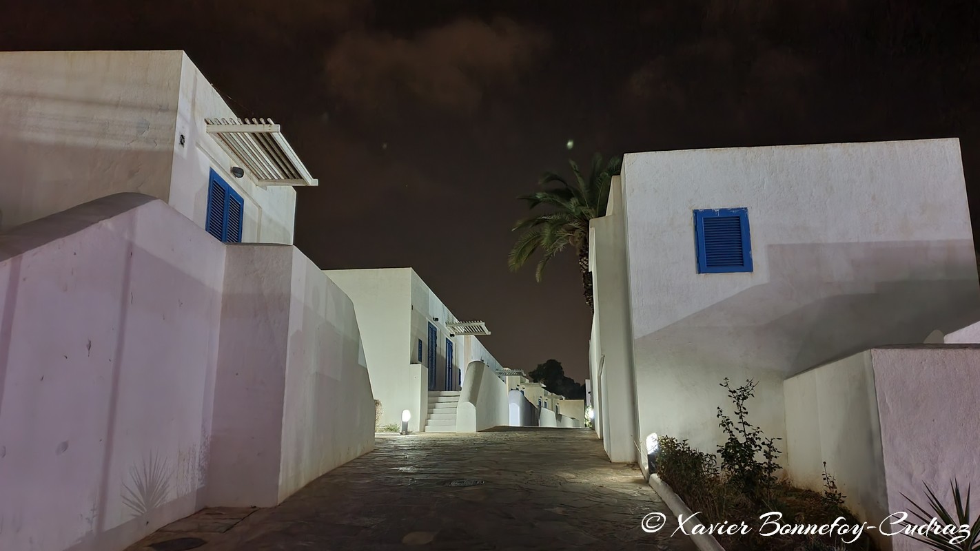 Tipaza by Night - Complexe touristique CET
Mots-clés: Algérie Douar Hadid DZA geo:lat=36.59147609 geo:lon=2.47889757 geotagged Tipasa Tipaza DZ Complexe touristique CET Nuit