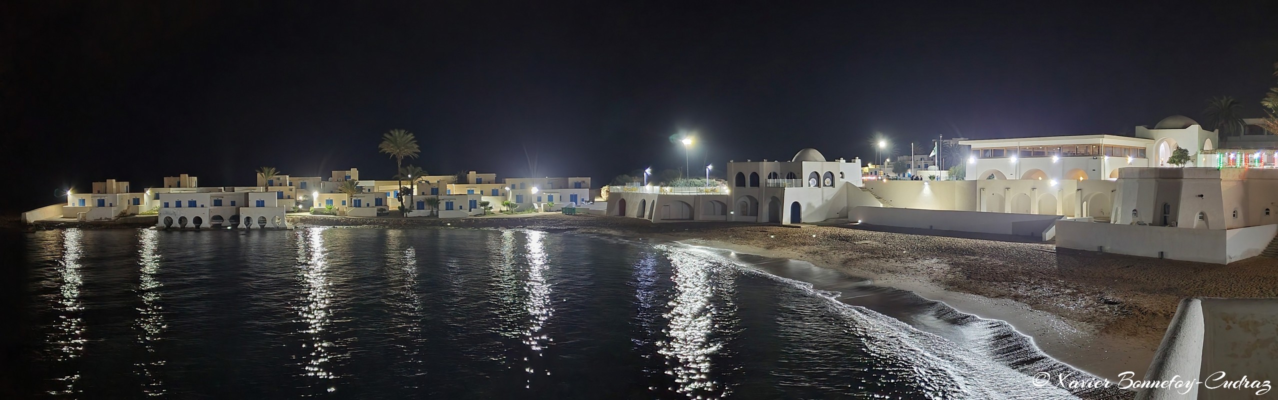 Tipaza by Night - Complexe touristique CET
Mots-clés: Algérie Cite Nouvelle DZA geo:lat=36.59175605 geo:lon=2.47820020 geotagged Tipasa Tipaza DZ Complexe touristique CET Nuit panorama Mer