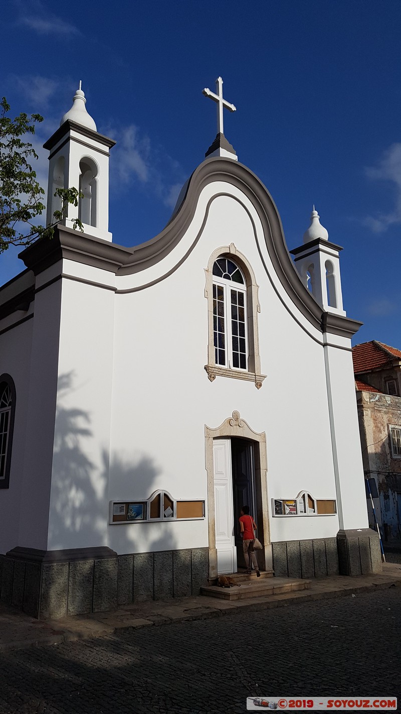 Sao Vicente - Mindelo - Igreja Nª Srª da Luz
Mots-clés: Sao Vicente Mindelo Pracinha da Igreja Igreja Nª Srª da Luz Egli$e