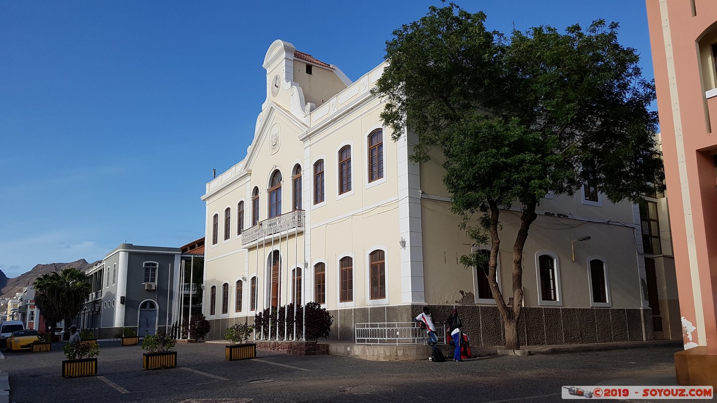 Sao Vicente - Mindelo - Camara Municipal
Mots-clés: Sao Vicente Mindelo Pracinha da Igreja Camara Municipal