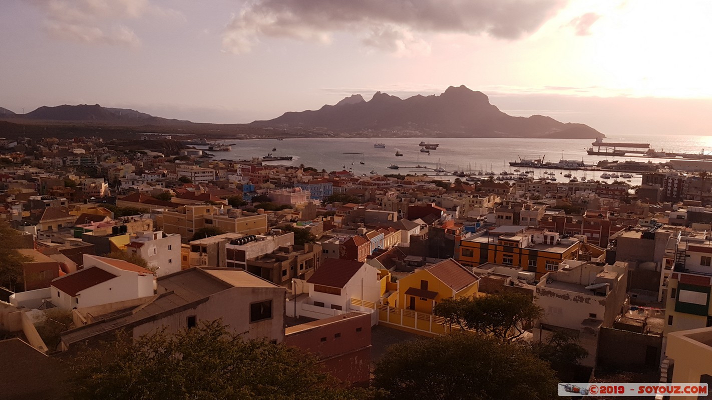 Sao Vicente - Mindelo Sunset
Mots-clés: Sao Vicente Mindelo Solar Windelo Mer sunset