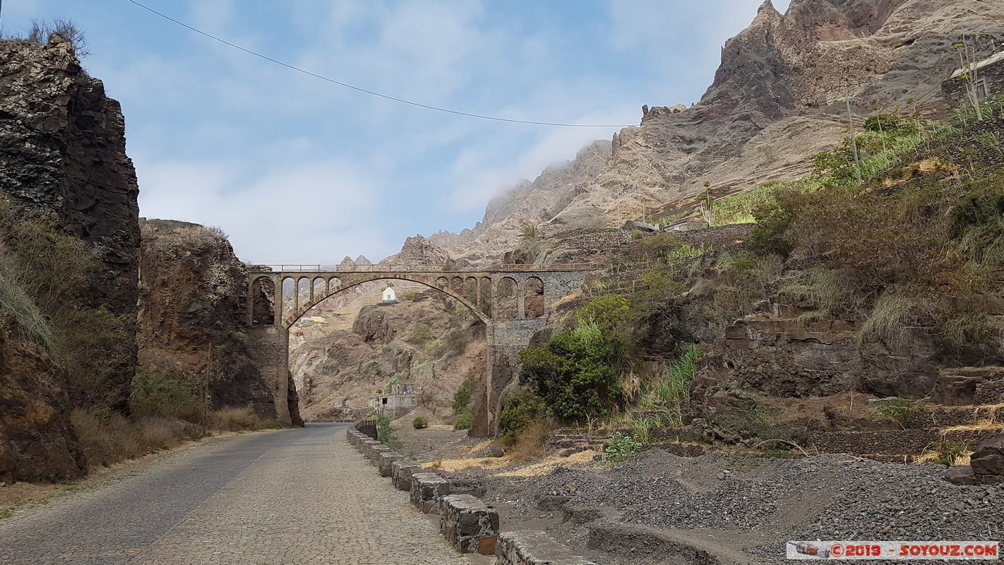 Santo Antao - Estrada  Boca de Coruja - Cruzinha
Mots-clés: Santo Antao Montagne Aqueduc Estrada  Boca de Coruja - Cruzinha