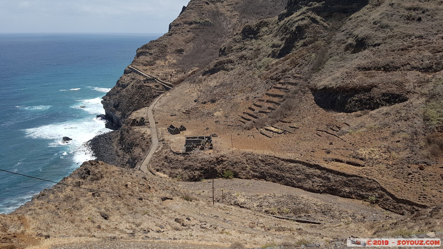 Santo Antao - Caminhada Cruzinas - Ponta do Sol - Ruina
Mots-clés: Santo Antao Caminhada Cruzinas - Ponta do Sol Montagne Mer Ruines