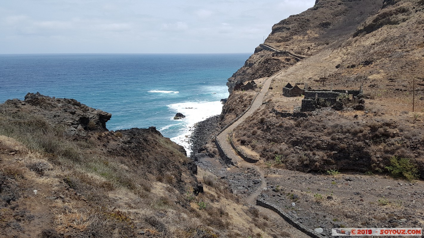 Santo Antao - Caminhada Cruzinas - Ponta do Sol - Ruina
Mots-clés: Santo Antao Caminhada Cruzinas - Ponta do Sol Montagne Mer Ruines