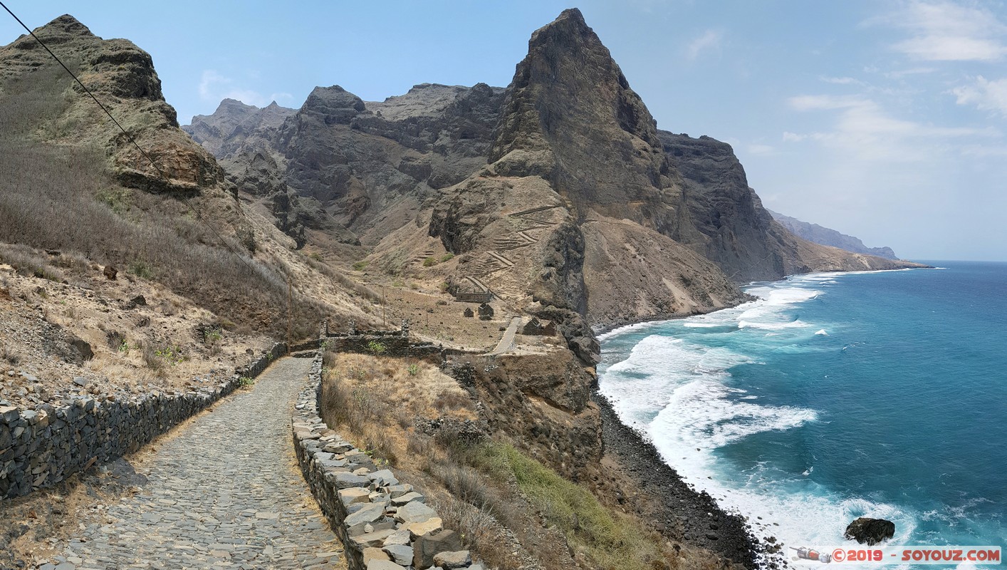 Santo Antao - Caminhada Cruzinas - Ponta do Sol - Ruina
Mots-clés: Santo Antao Caminhada Cruzinas - Ponta do Sol Montagne Mer Ruines