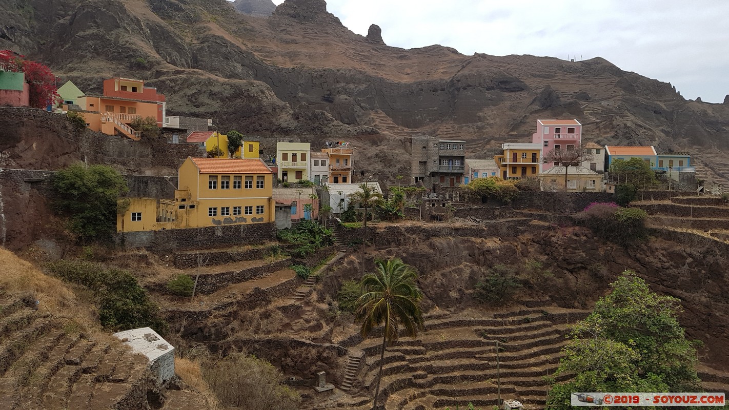 Santo Antao - Fontainhas
Mots-clés: Santo Antao Caminhada Cruzinas - Ponta do Sol Montagne Fontainhas