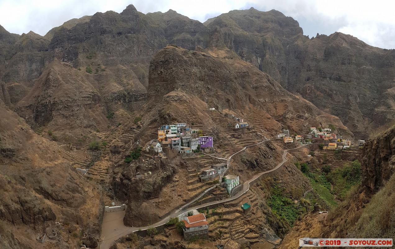 Santo Antao - Fontainhas
Mots-clés: Santo Antao Caminhada Cruzinas - Ponta do Sol Montagne Fontainhas