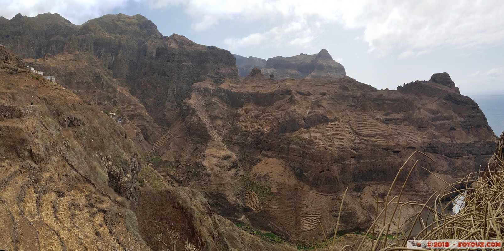 Santo Antao - Caminhada Cruzinas - Ponta do Sol
Mots-clés: Santo Antao Caminhada Cruzinas - Ponta do Sol Montagne Mer panorama