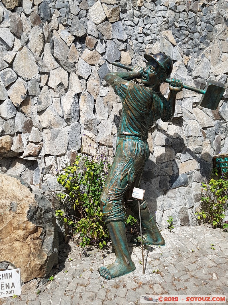 Santo Antao - Boca de Coruja - Pedracin Village
Mots-clés: Santo Antao Boca de Coruja Montagne Pedracin Village statue
