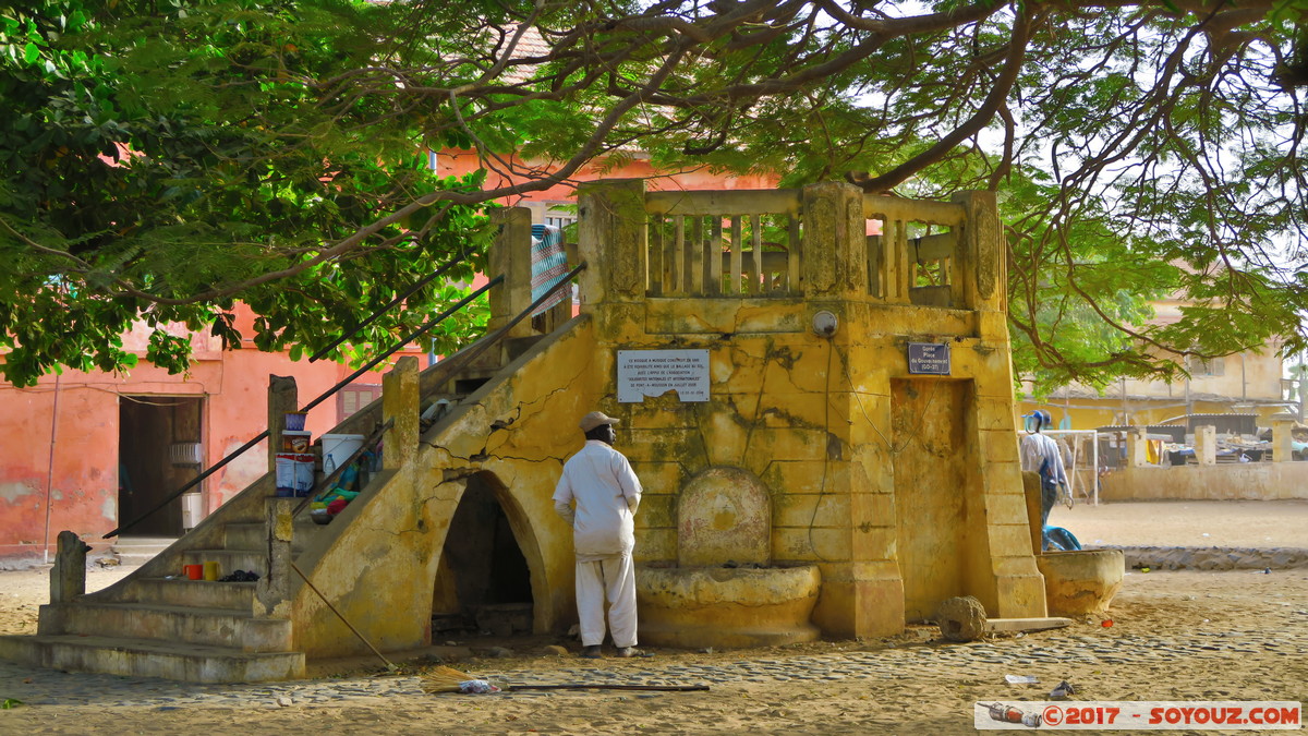 Ile de Gorée - Kiosque à Musique
Mots-clés: geo:lat=14.66786823 geo:lon=-17.39912778 geotagged Gorée Region Dakar SEN Senegal Ile de Gorée patrimoine unesco Colonial Francais personnes