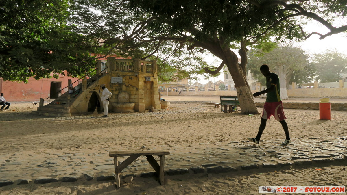 Ile de Gorée - Kiosque à Musique
Mots-clés: geo:lat=14.66786823 geo:lon=-17.39912778 geotagged Gorée Region Dakar SEN Senegal Ile de Gorée patrimoine unesco personnes Colonial Francais