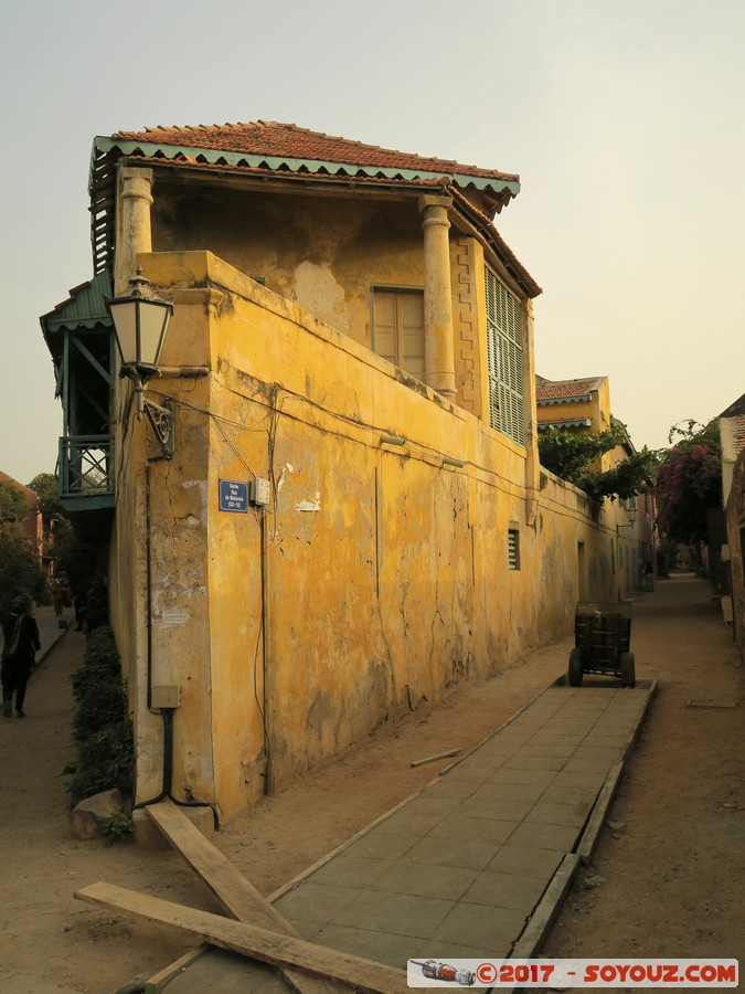 Ile de Gorée - Rue de Malavois
Mots-clés: geo:lat=14.66771514 geo:lon=-17.39761770 geotagged Gorée Region Dakar SEN Senegal Ile de Gorée patrimoine unesco Colonial Francais