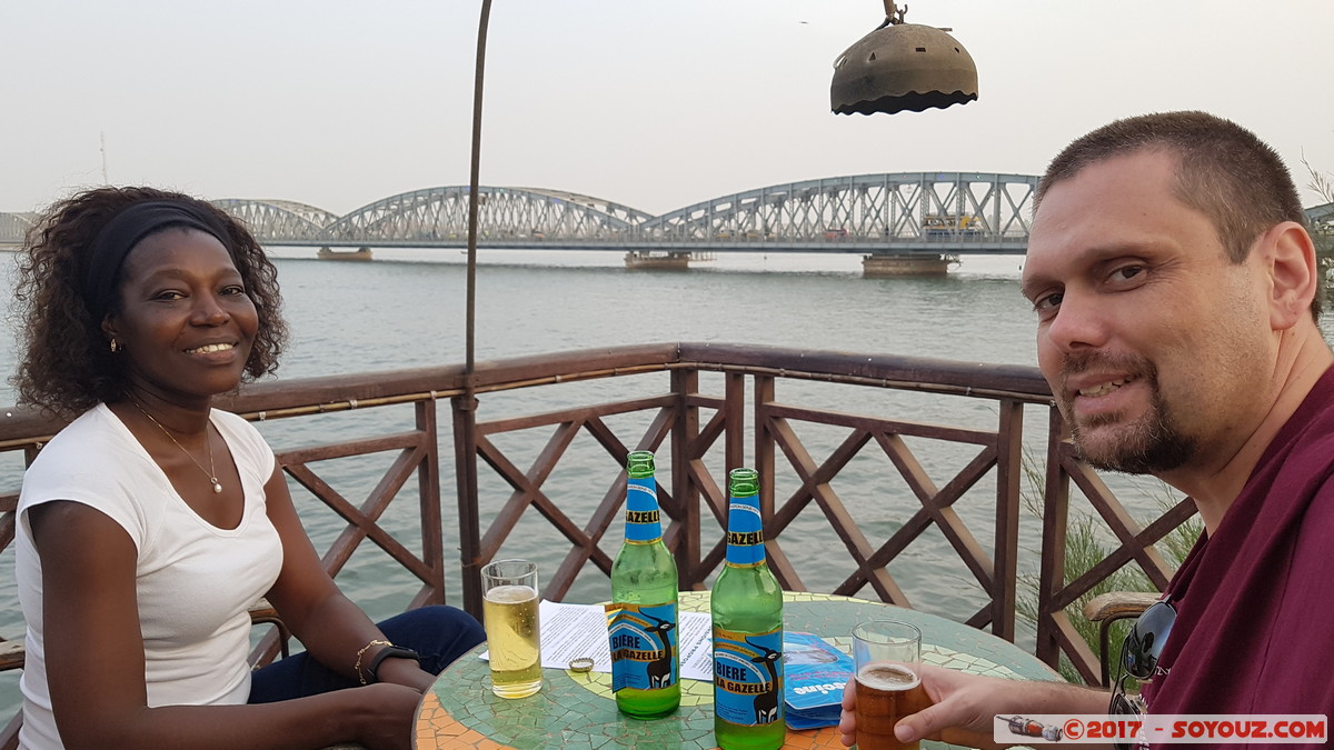 Saint-Louis - Bar Le "Flamingo" avec le Pont Faidherbe
Mots-clés: Saint-Louis Pont Faidherbe Pont Riviere