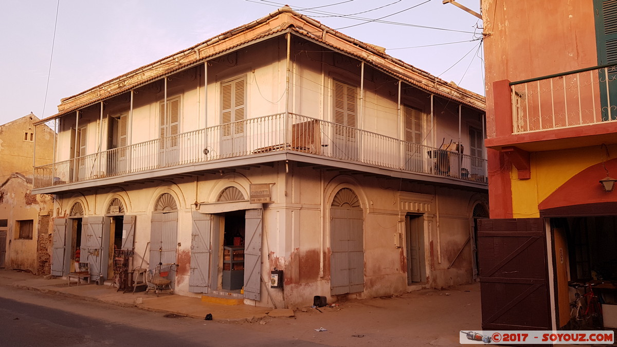 Saint-Louis - Ave Blaise Diagne
Mots-clés: geo:lat=16.02927416 geo:lon=-16.50391102 geotagged Region Saint-Louis SEN Senegal Sor Saint-Louis patrimoine unesco