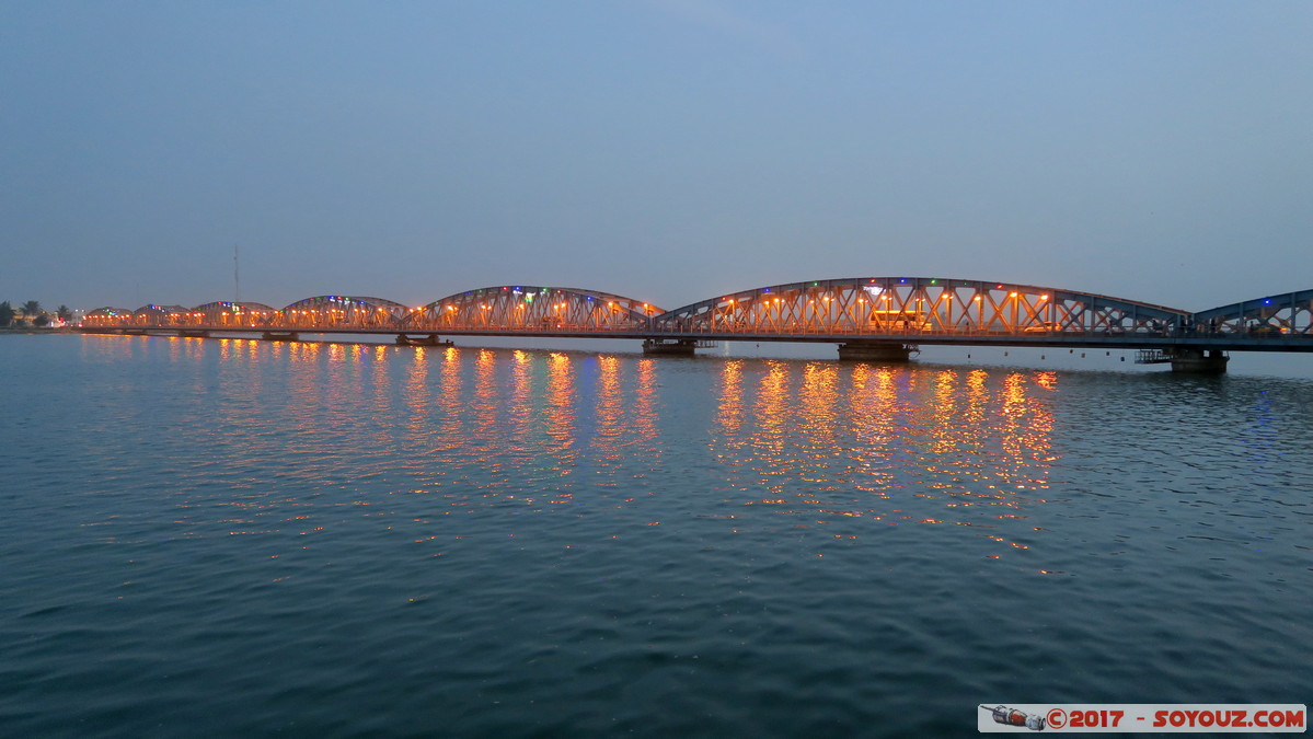 Saint-Louis - Pont Faidherbe
Mots-clés: geo:lat=16.02668075 geo:lon=-16.50333703 geotagged Region Saint-Louis SEN Senegal Sor Saint-Louis patrimoine unesco Pont Faidherbe Pont Riviere Lumiere