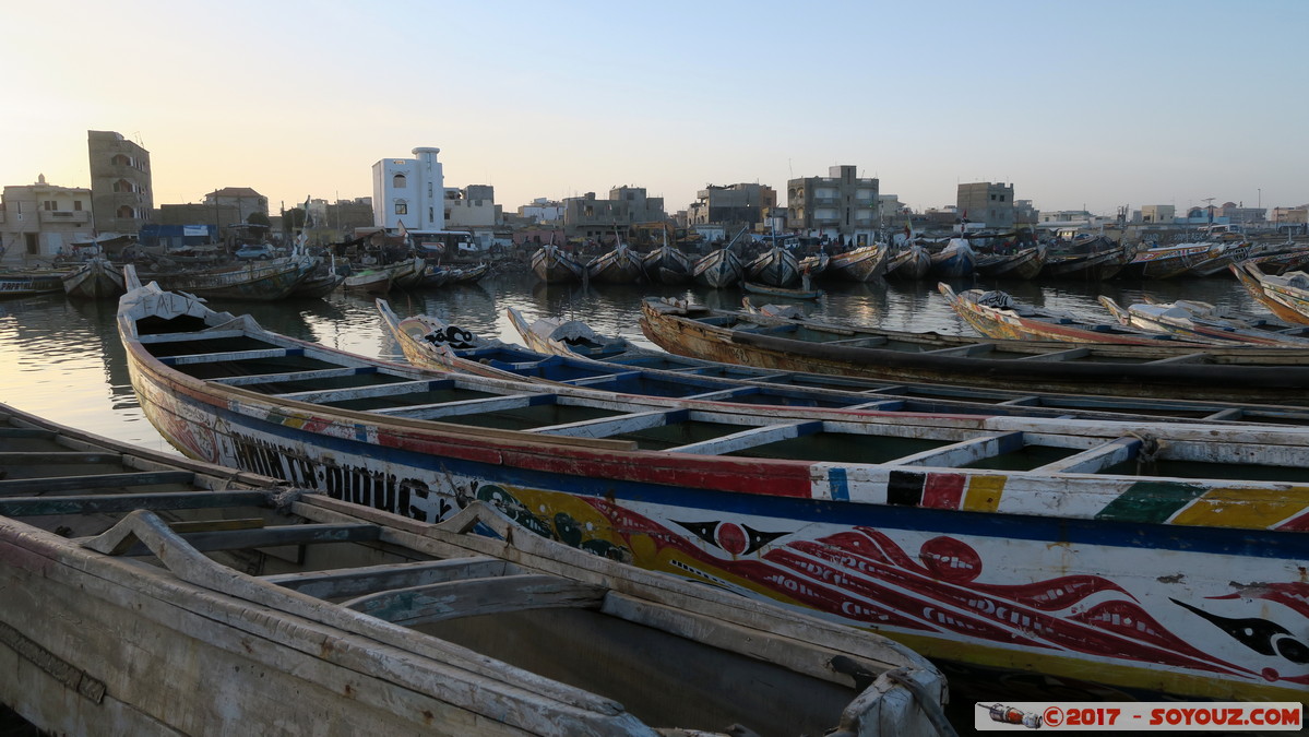 Saint-Louis - Bateaux de pecheurs au soleil couchant
Mots-clés: geo:lat=16.02492515 geo:lon=-16.50626868 geotagged Guet Ndar Region Saint-Louis SEN Senegal Saint-Louis patrimoine unesco bateau