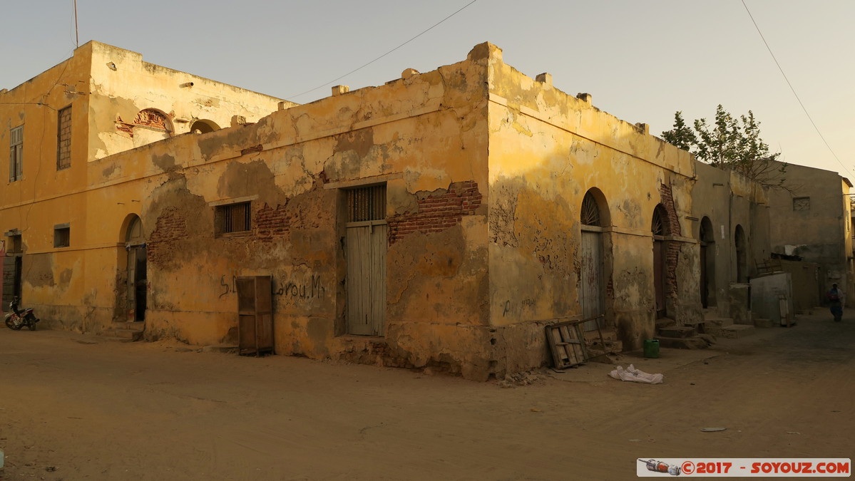 Saint-Louis - Rue Ibrahima Sarr
Mots-clés: geo:lat=16.02205841 geo:lon=-16.50571078 geotagged Region Saint-Louis SEN Senegal Sud Saint-Louis patrimoine unesco