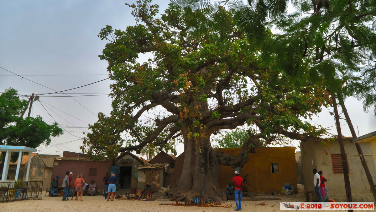 Ile de Fadiouth - Baobab
Mots-clés: geo:lat=14.15331495 geo:lon=-16.82370275 geotagged Joal-Fadiout SEN Senegal Thiès Ile de Fadiouth Hdr Arbres Baobab