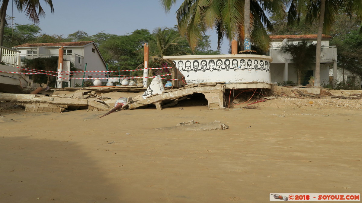 Saly Portudal Plage - Ruines
Mots-clés: geo:lat=14.43482048 geo:lon=-17.00400621 geotagged Sali Niakhniakhal SEN Senegal Thiès plage