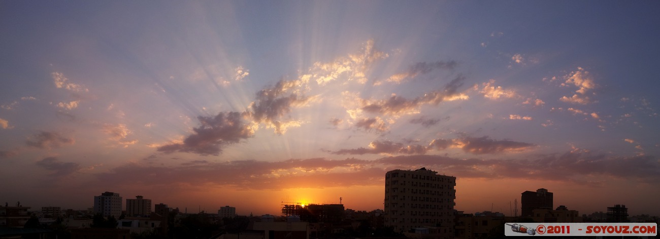 Khartoum - Sunset - panorama
Mots-clés: Al KharÅ£Å«m Arkawit geo:lat=15.56905558 geo:lon=32.55010039 geotagged SDN Soudan sunset panorama