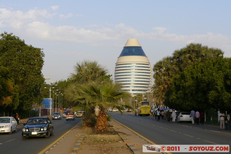 Khartoum - Burj El Fateh (Kadhafi egg)
Mots-clés: Al KharÅ£Å«m geo:lat=15.60704674 geo:lon=32.50857174 geotagged SDN Soudan TÅ«t Burj El Fateh (Kadhafi egg)