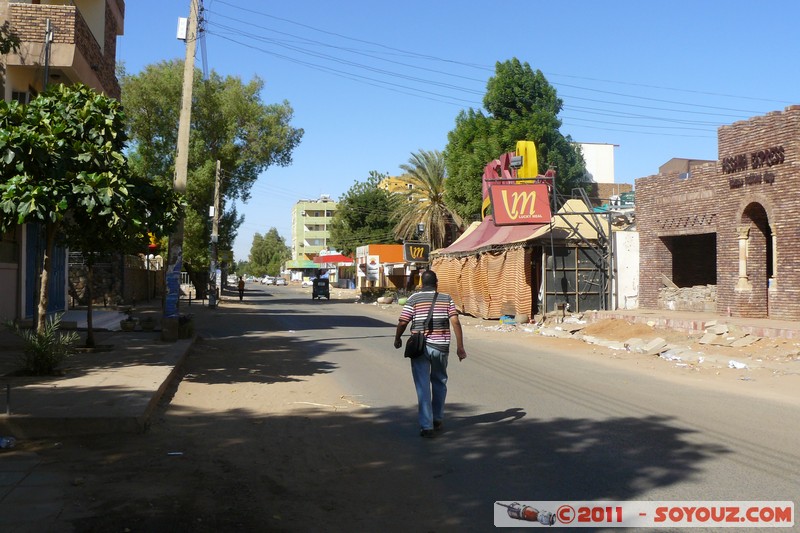 Khartoum - Amarat - Street 1
Mots-clés: Al KharÅ£Å«m geo:lat=15.58514186 geo:lon=32.54440954 geotagged Nasir SDN Soudan