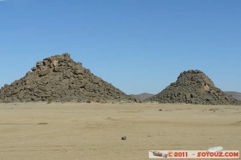 Hillat ed Dareisa area
Mots-clés: Al KharÅ£Å«m Fareq el Hawaweit geo:lat=16.20004511 geo:lon=32.68273830 geotagged SDN Soudan Desert
