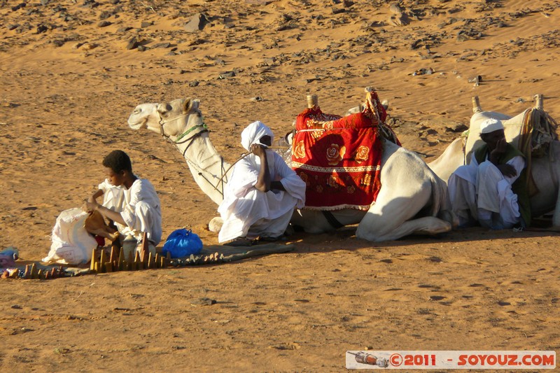 Meroe - Local people
Mots-clés: geo:lat=16.93373290 geo:lon=33.75527859 geotagged Hillat ed Darqab Nahr an NÄ«l SDN Soudan Desert animals chameau personnes