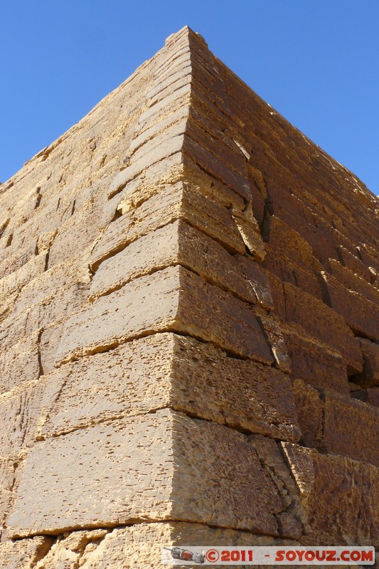 Meroe Pyramids - Northern Cemetery
Mots-clés: geo:lat=16.93902631 geo:lon=33.74927044 geotagged Hillat ed Darqab Nahr an NÄ«l SDN Soudan Ruines Egypte patrimoine unesco Desert